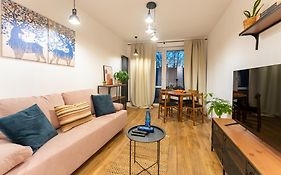 Przycup w Karkonoszach Apartamenty - Apartament Fika - klimatyczny w centrum miasta